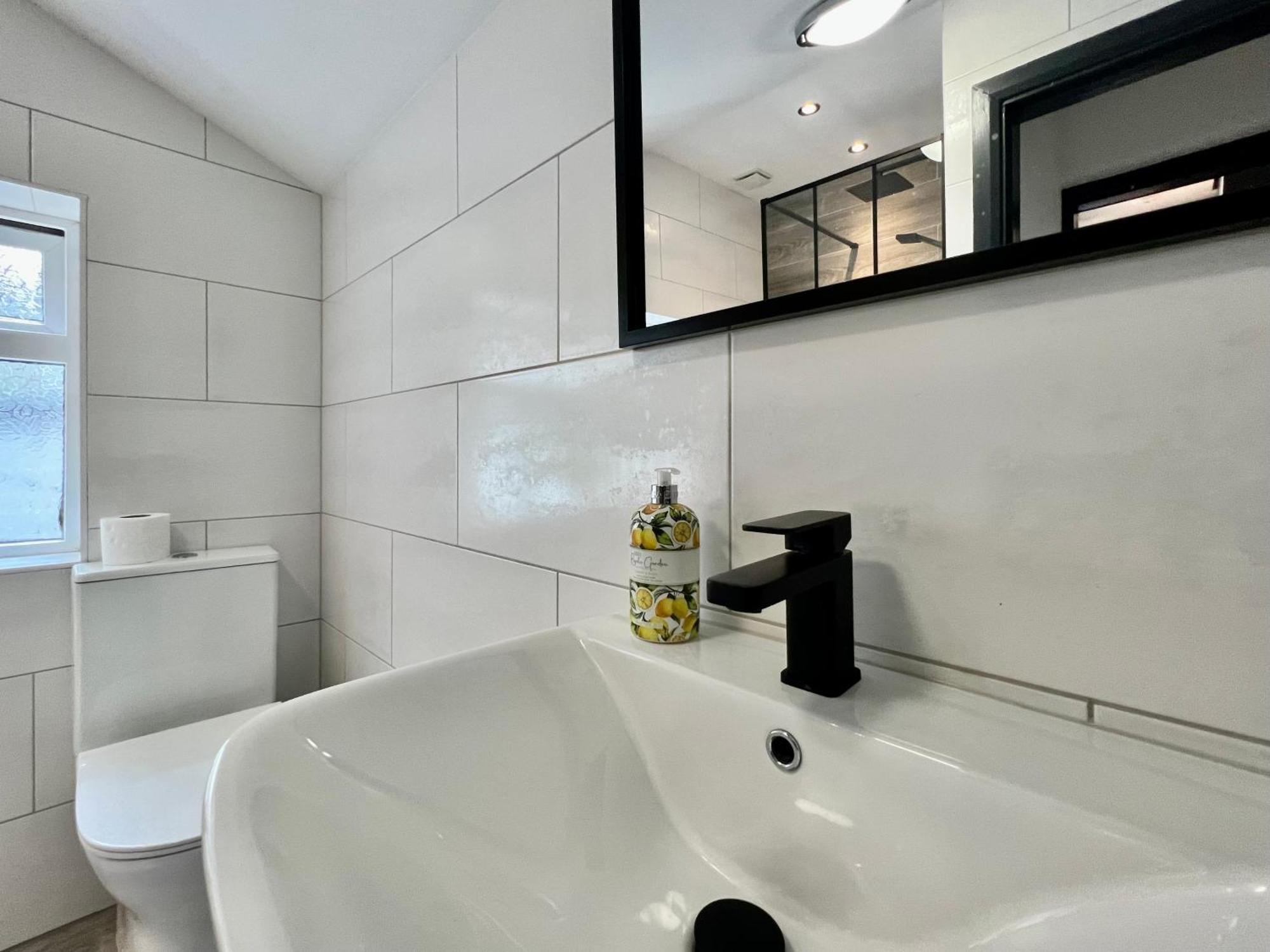 Oxford House - Great For Contractors Or Family Holidays