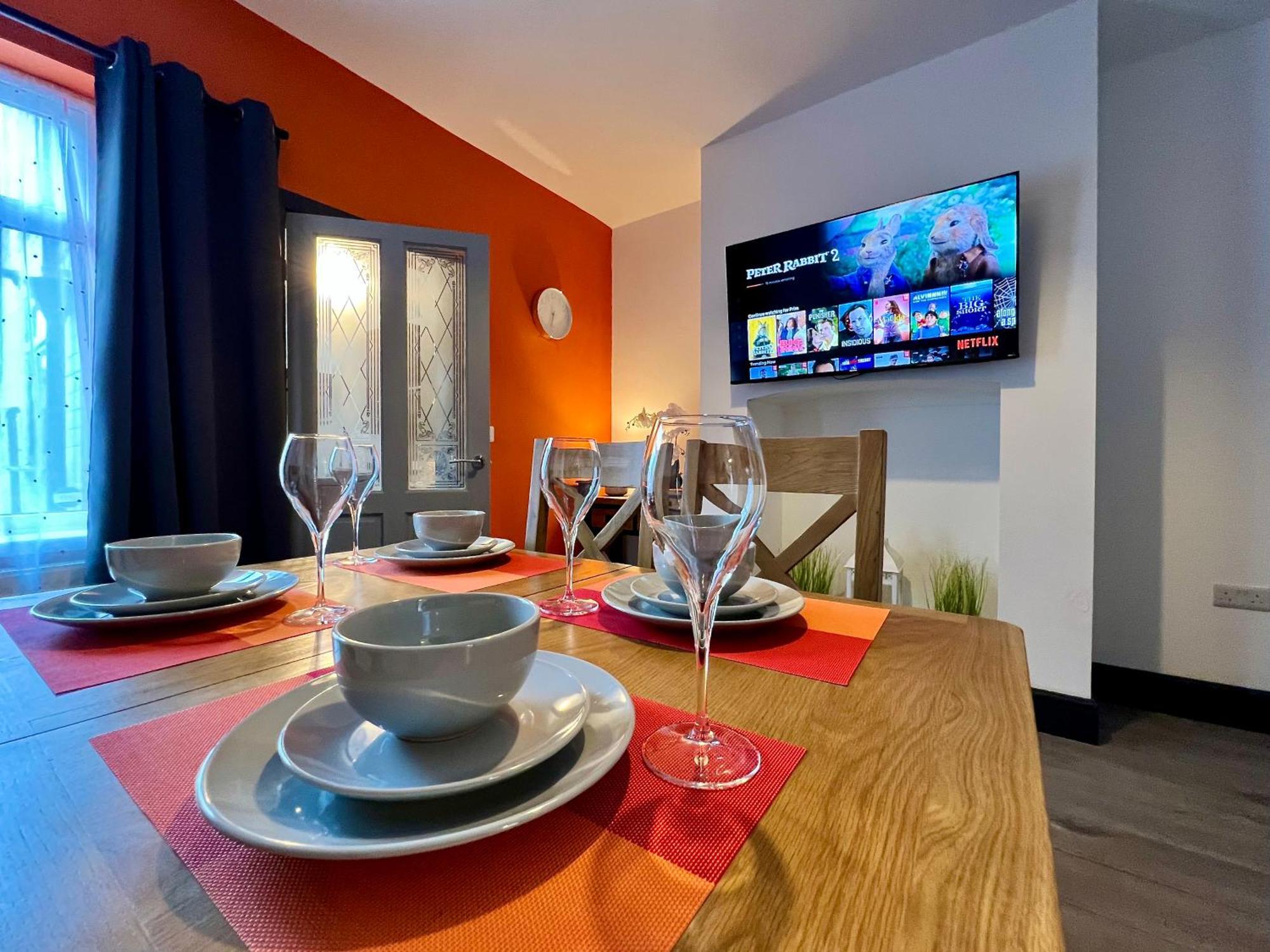 Oxford House - Great For Contractors Or Family Holidays Holiday home