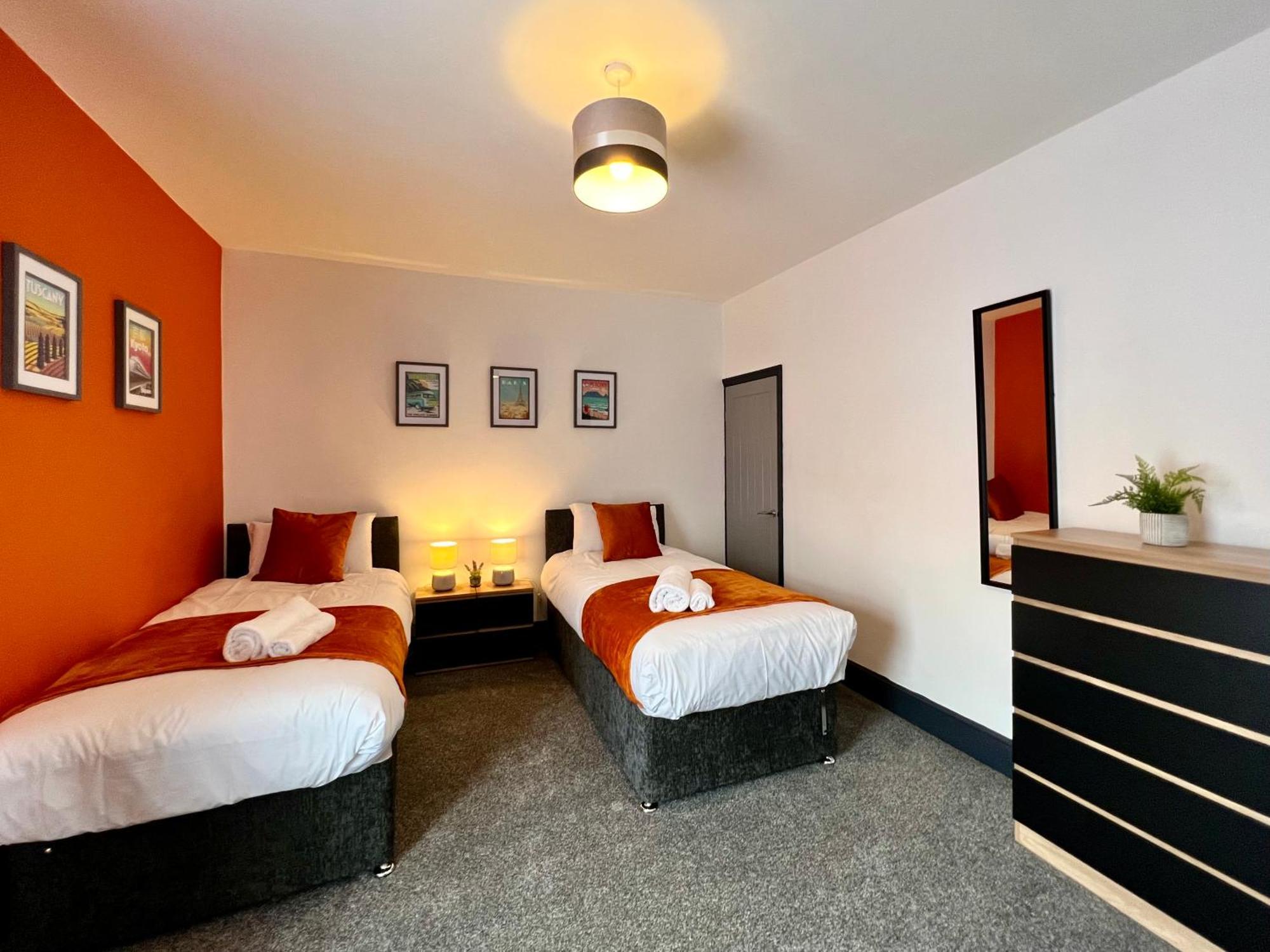 Oxford House - Great For Contractors Or Family Holidays Holiday home *